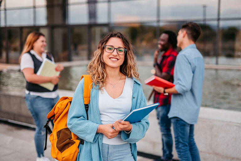 Étudiant : Les clés pour bien choisir votre banque